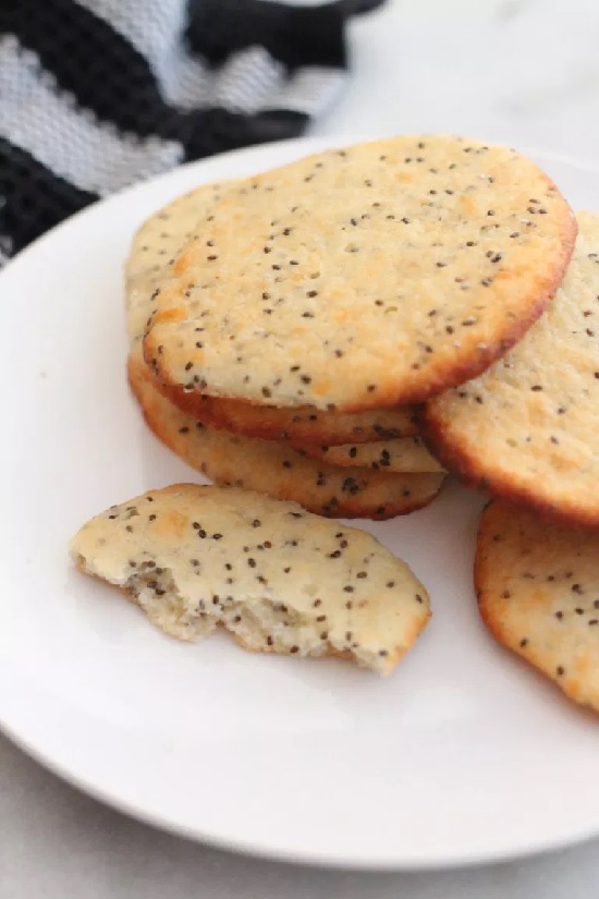 Low carb chia cookies by Low Carb Delish
