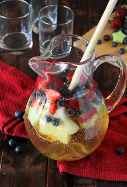 alcohol free sangria beverage